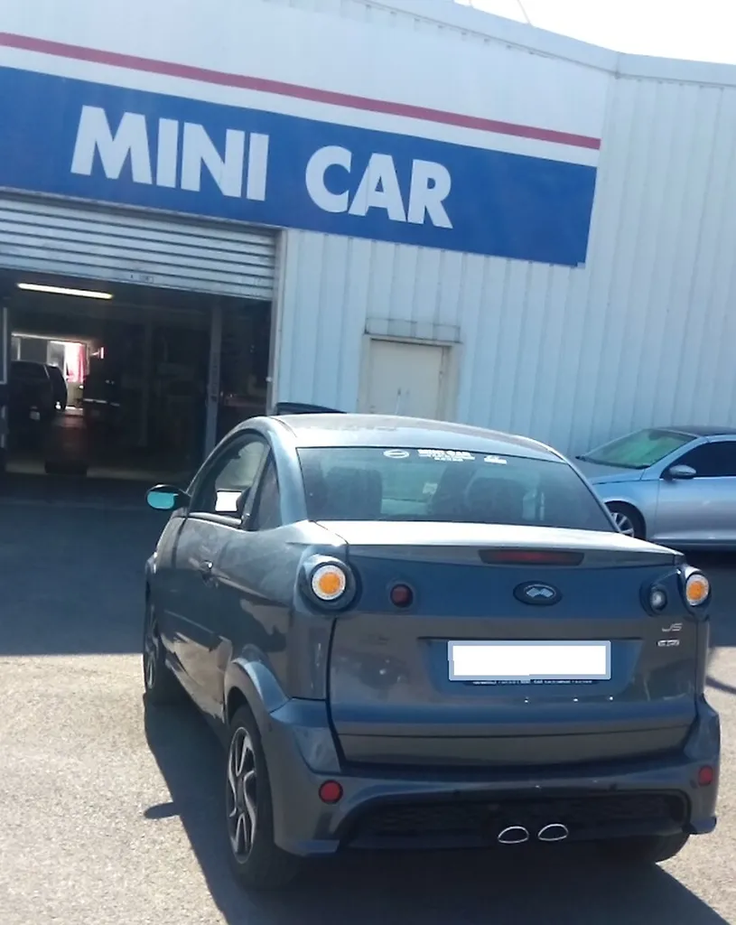 Voiture sans permis Marseille JS RC Coupé DCI + Clim