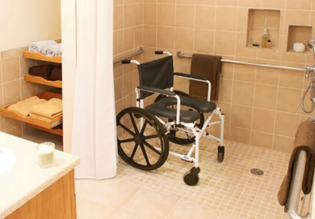 Salle de bain PMR rénovée à Lyon (Rhône – 69) avec installation d’une douche sécurisée adaptée aux seniors et aux personnes à mobilité réduite