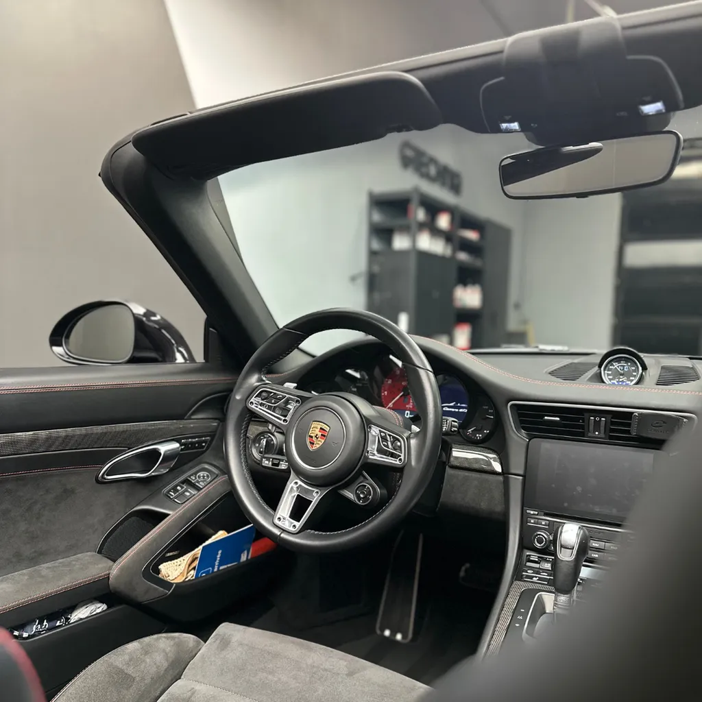 Comment protéger durablement sa Porsche 911 Carrera GTS près du Mans ?