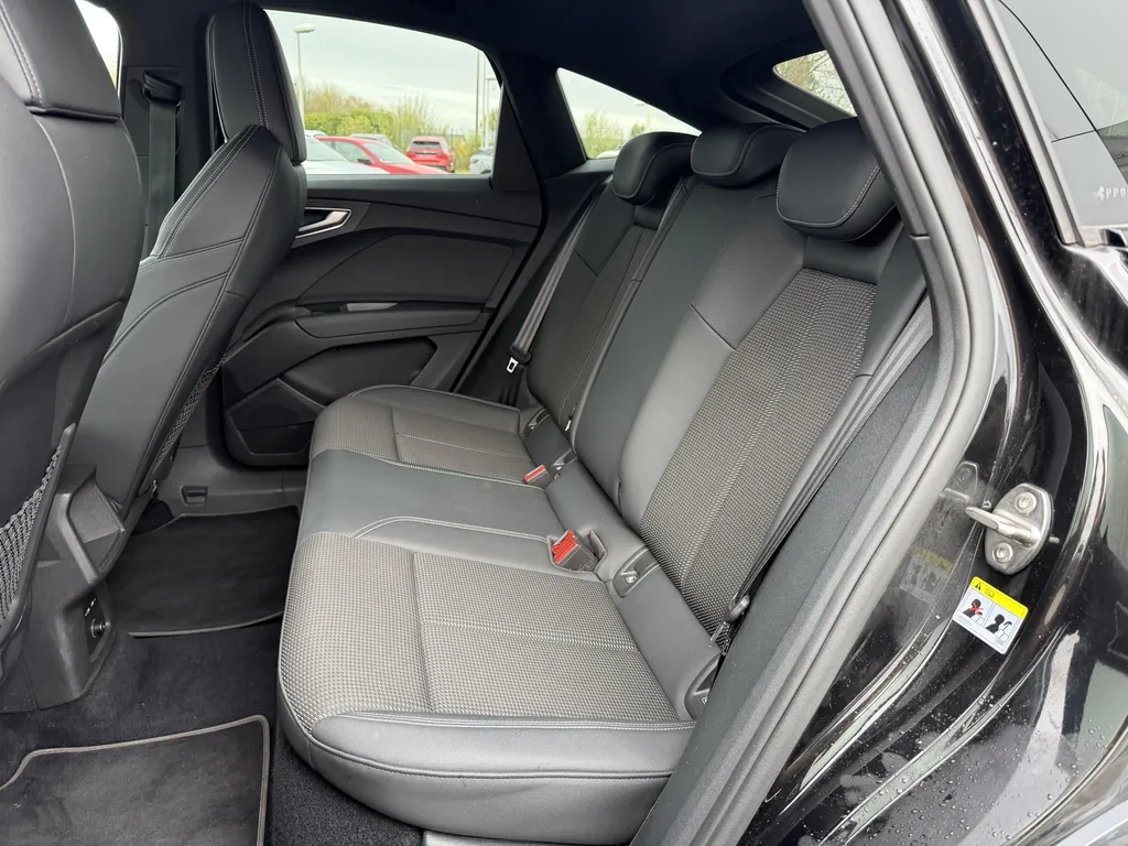 Audi Q4 e-tron d'occasion S-line 204 ch disponible chez votre concessionnaire à La Frénaye, proche Le Havre