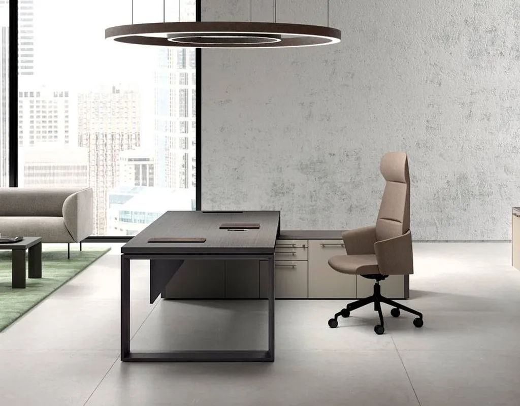 Optez pour un bureau direction ARCHE avec pied arche et retour à AVIGNON