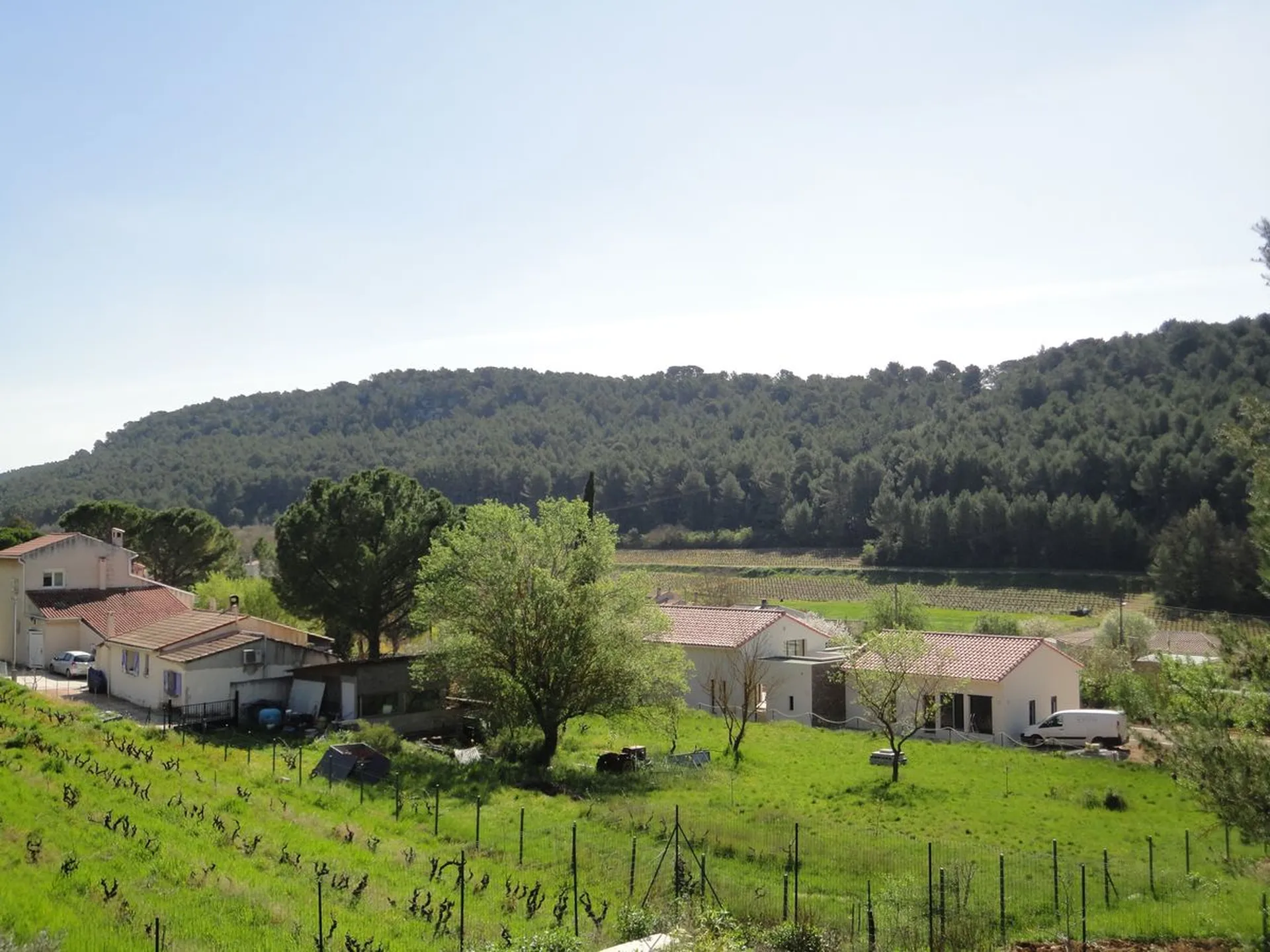 4000m² de terrain pour cette maison à vendre sur Roquefort la Bédoule