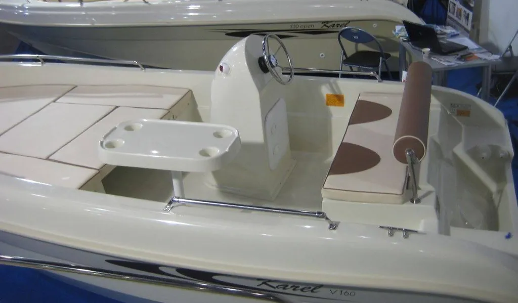 Louer un bateau sans permis Six-Fours