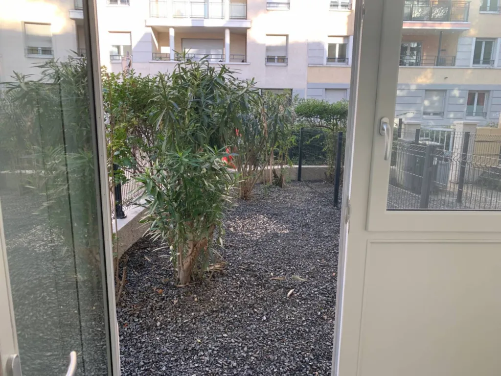 Studio rénové clé en main avec jardin privatif dans le secteur calme et recherché de Lyon 3ème dans le Rhône