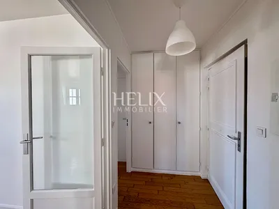 Appartement 2 pièces dans le centre de Saint Germain en Laye au dernier étage avec ascenseur parking et cave