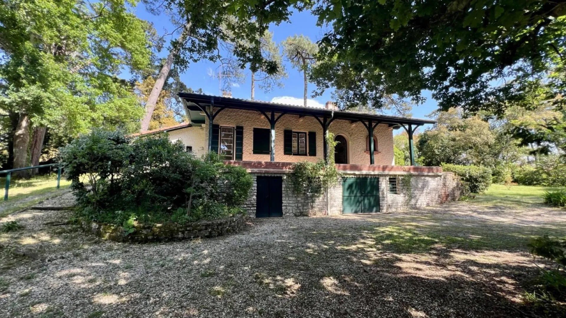 Villa Hossegor Centre – Golf - Bien Rare, Authentique et idéalement situé sur très grande parcelle de 2550m2