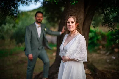Un mariage organisé dans les traditions culinaires et musicales italiennes dans un restaurant chic en Italie dans les Pouilles
