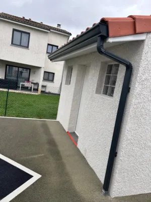 Pose de gouttières aluminium ral 7016 sur la commune de muret 31600