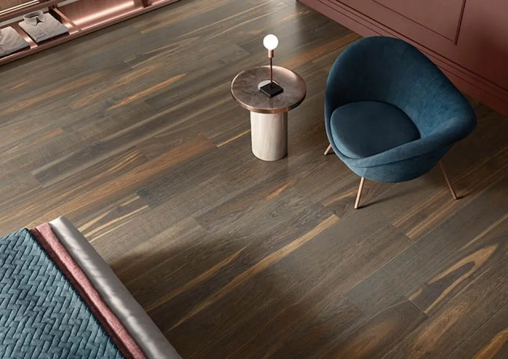 ALLURE donne vie aux intérieurs rouennais grâce à sa palette bois aux teintes variées et harmonieuses.