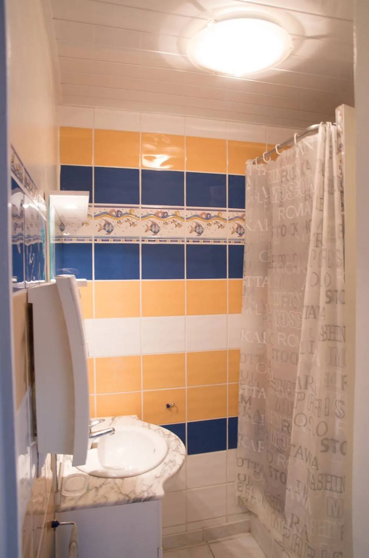 Appartement T2 Cassis dans petit immeuble de l'hypercentre avec balcon vue dégagée 