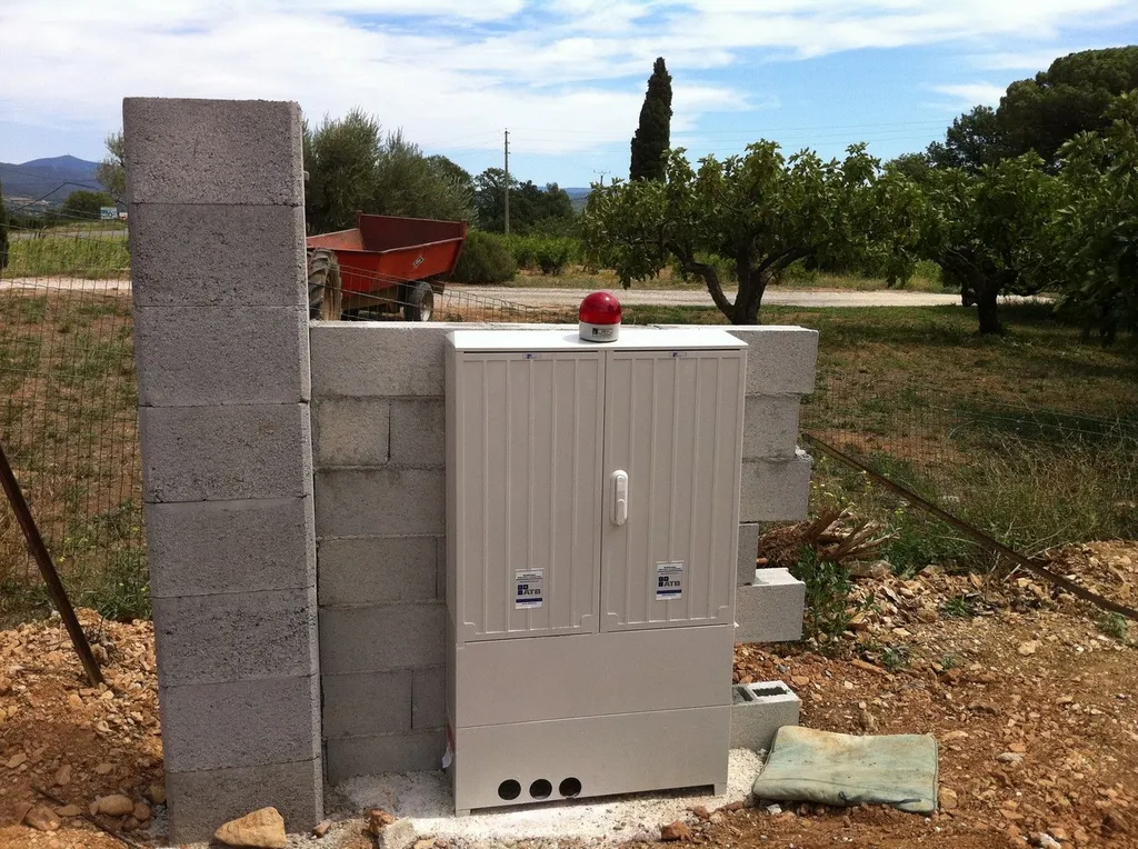 Armoire externe de station d'épuration, Var
