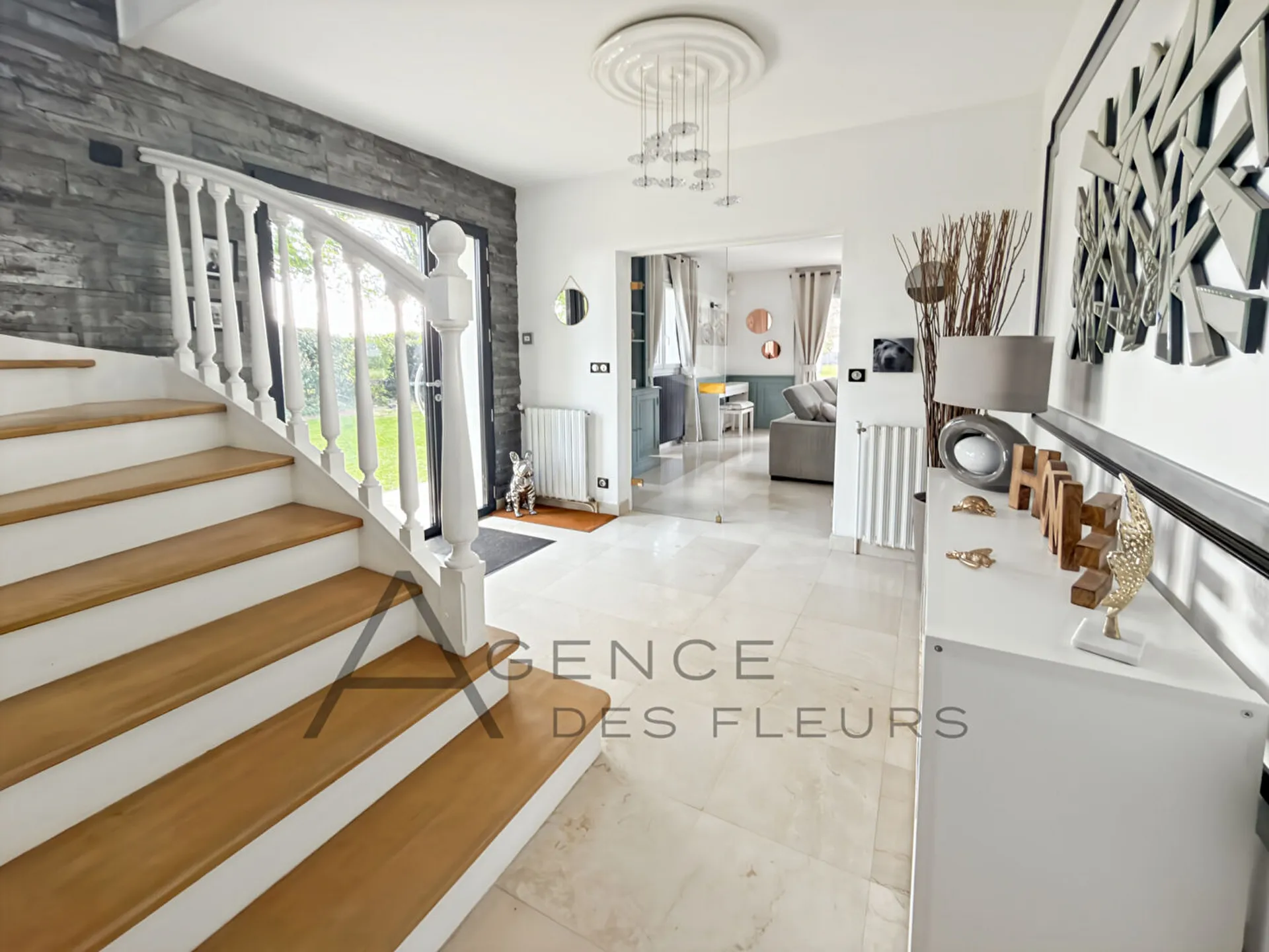 A vendre maison de 185 m² édifiée sur un terrain de 3249 m² située dans la commune ST PIERRE DES FLEURS 27370