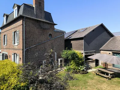 ACQUISITION - PONT-AUDEMER (27500), CENTRE-VILLE, BELLE MAISON 200 M² AVEC JARDIN DE 494 M² ET DEPENDANCES