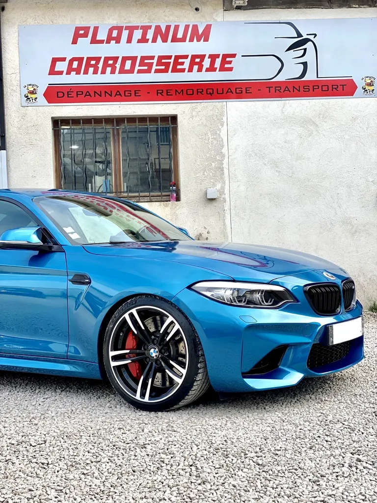 Personnalisation pour cette BMW M2 prêt de véhicule et franchise offerte proche d’Aubagne et de Marseille et on