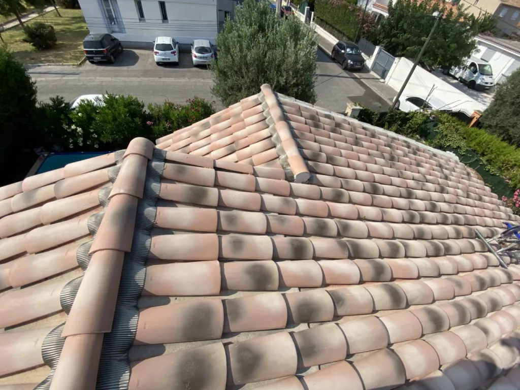 pose de toiture pst et tuile canal sur Martigues