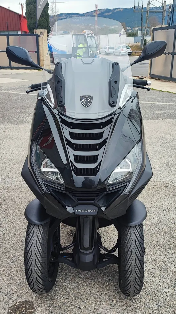 PEUGEOT METROPOLIS 400 active DU 07/2022 AVEC 23400 KM.