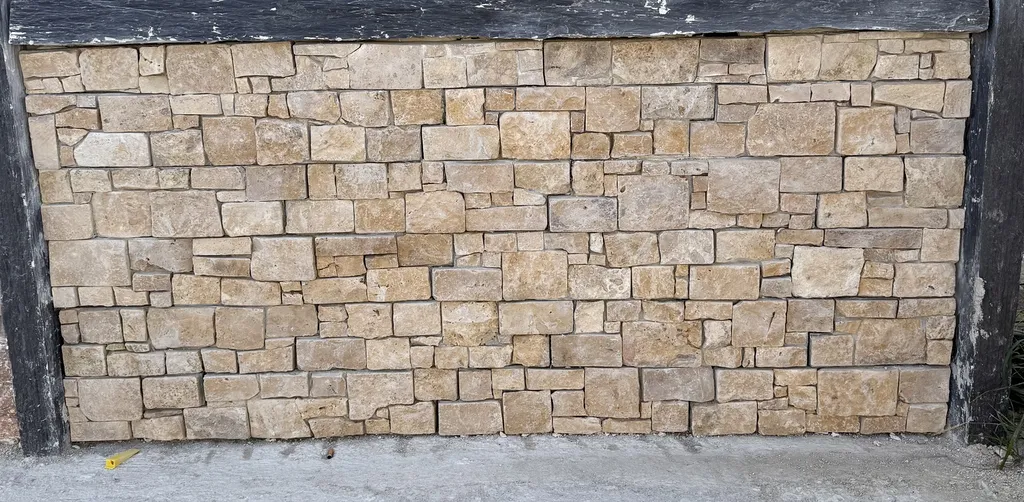 PAREMENT SUPPORT BETON TRAVERTIN - SUPPORT BETON CALCAIRE