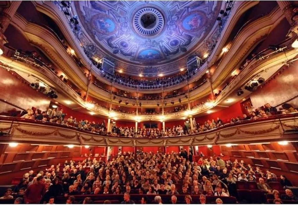 SALLE DE SPECTACLES VAUCLUSE OPERA DU GRAND AVIGNON