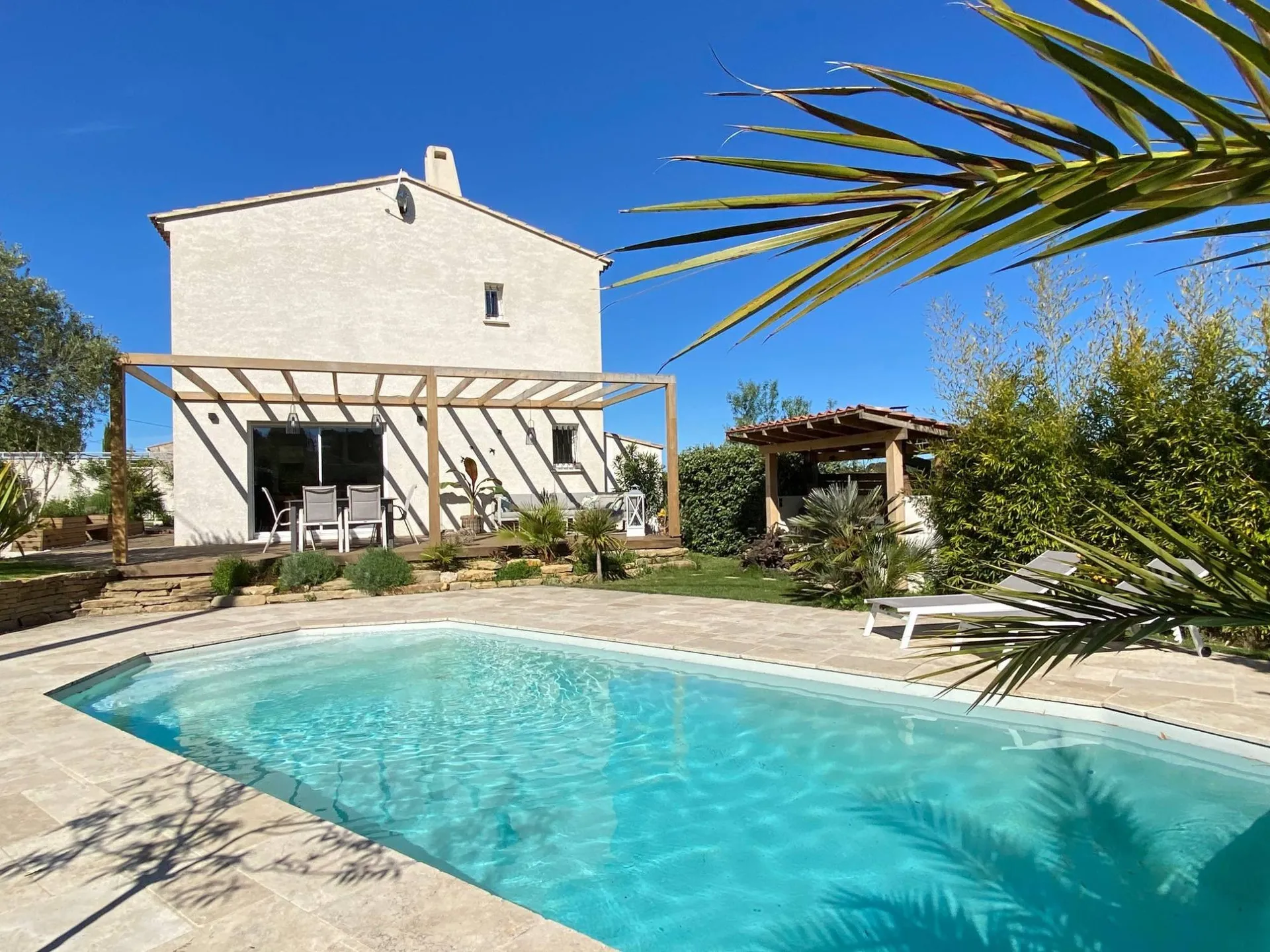 Maison T4 Roquefort la Bédoule quartier recherché Piscine, terrain plat et paysager 