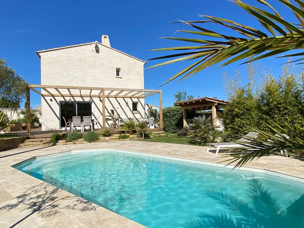 Maison T4 Roquefort la Bédoule quartier recherché Piscine, terrain plat et paysager 