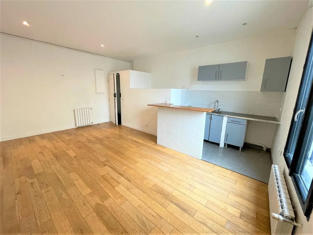 A vendre 3 pièces en dernier étage à Courbevoie 92400