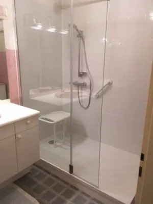 Remplacement baignoire par douche sénior sécurisée à Villefranche-sur-Saône, Rhône (69)