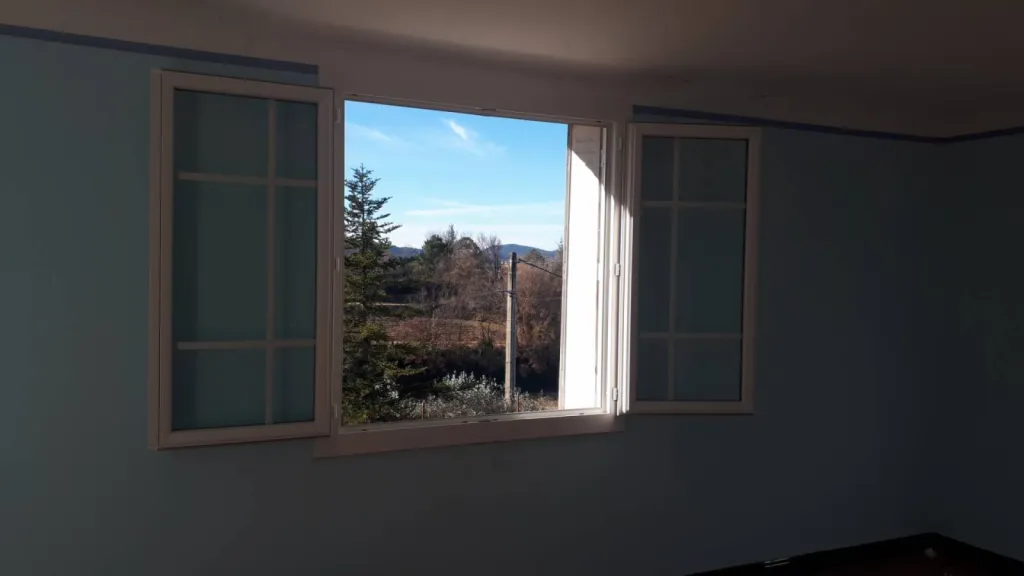 Pose de fenêtres et portes fenêtres en PVC rénovation Vaison la Romaine