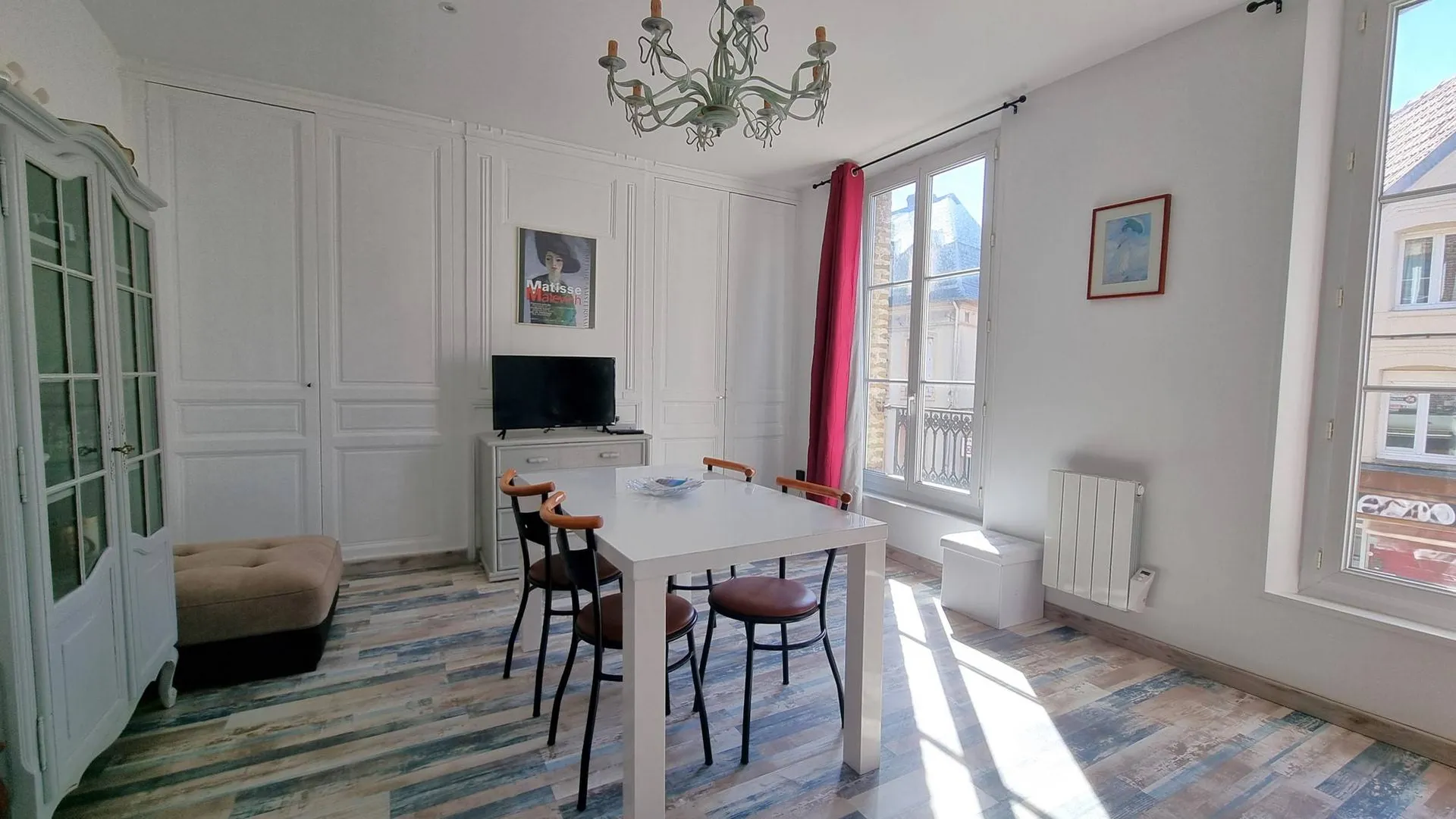 A vendre, bel appartement de 42 m² rénové et meublé, à deux pas de la mer. Dieppe 76200