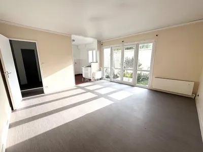 Saint Germain en Laye un appartement en duplex de 100 m² avec espace extérieur , à quelques pas de la place du marché et des commerces