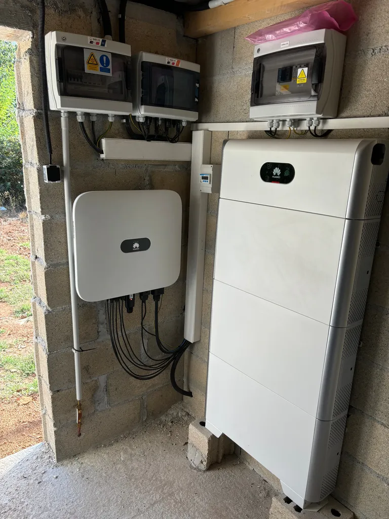 Notre zone d'activité pour ce servicePose de micro-onduleurs Enphase pour maximiser la production solaire panneau par panneau sur toiture résidentielle à Manosque près de Pertuis