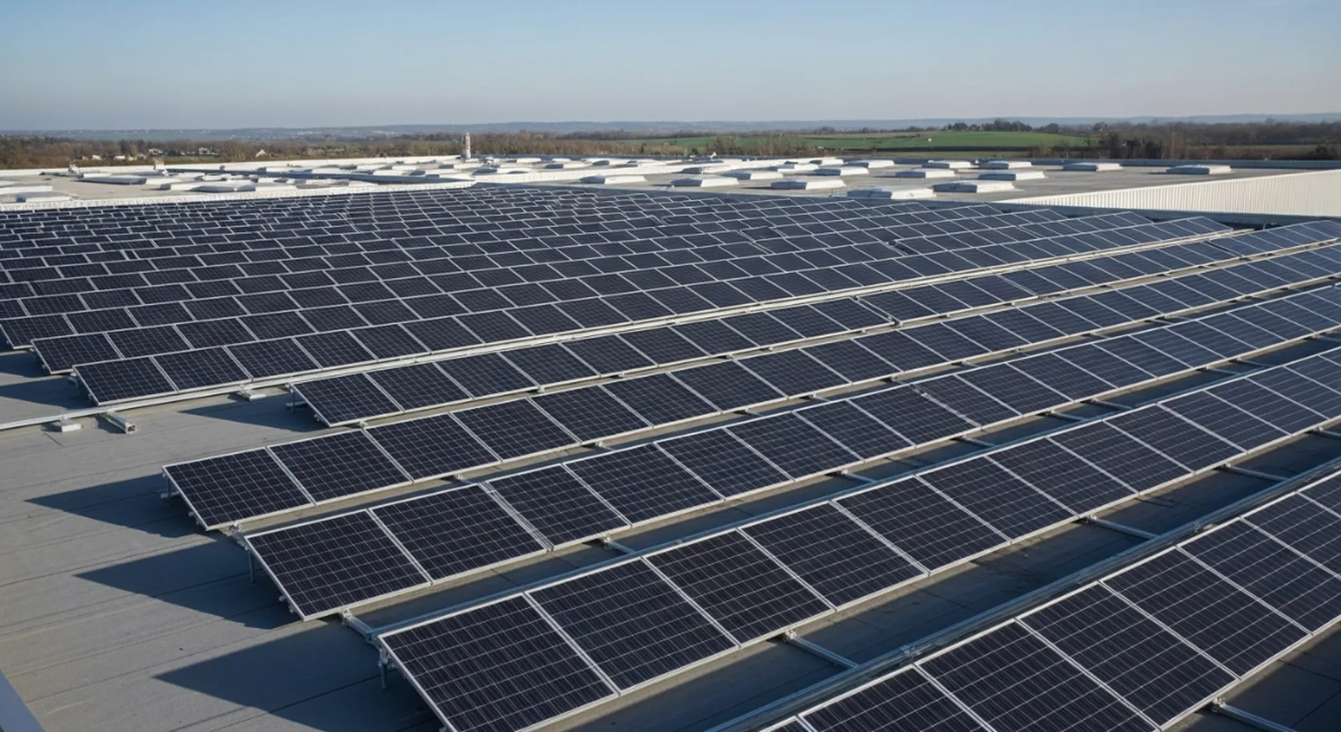 Souscrire une assurance panneaux photovoltaïques pour garantir la rentabilité et la sécurité de vos centrales solaires en France