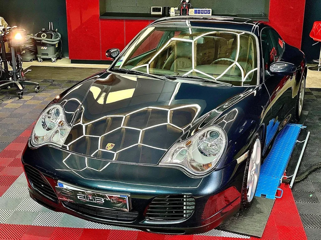 Traitement céramique professionnel Porsche 911 996 4S à Ecully