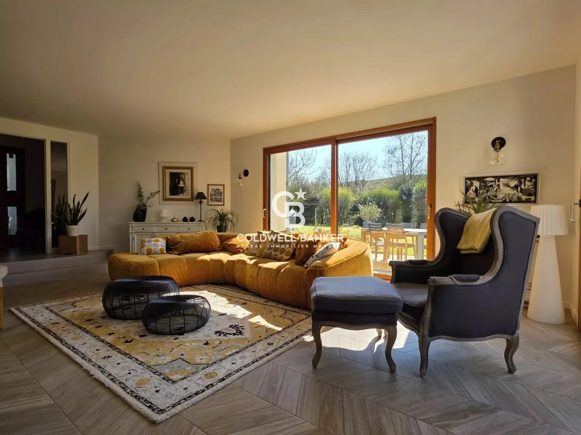 maison d’architecte à vendre Le Mans avec piscine et jardin arboré