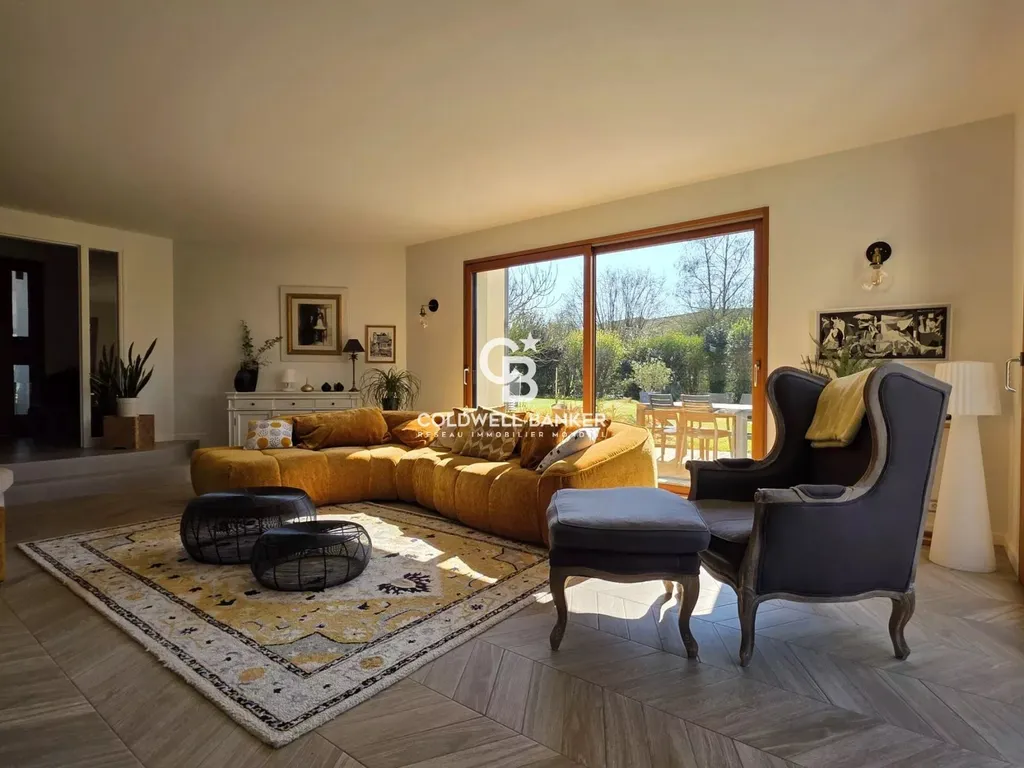 Notre zone d'activité pour ce serviceMaison d'architecte avec piscine et garage à la vente