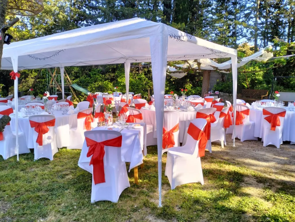 HOUSSE BLANCHE POUR CHAISE BISTROT MIAMI ROMANTIQUE POUR MARIAGE