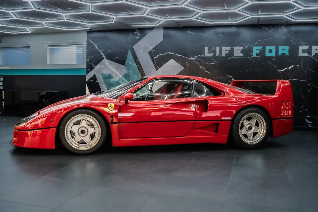 PPF complet Xpel sur une Ferrari F40 près d'Andorre 