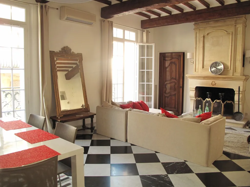 Cassis dans le village