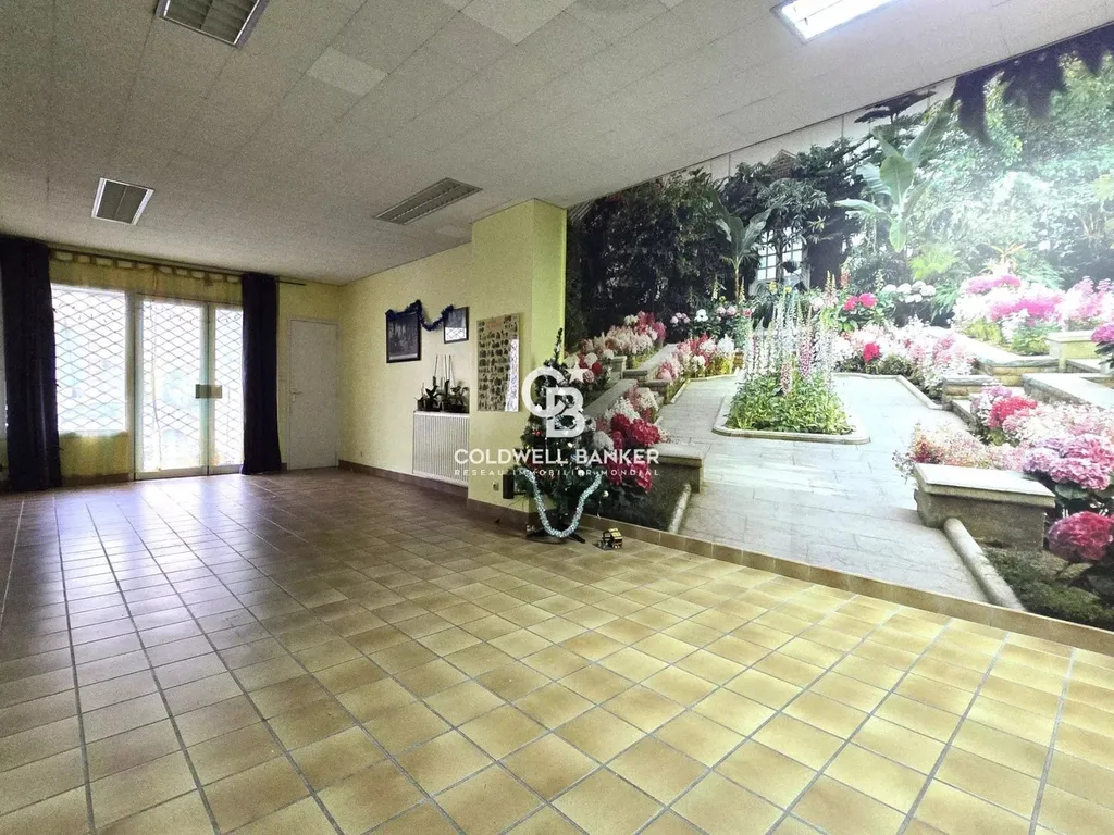 acheter grande maison familiale avec garage et plusieurs chambres dans quartier recherché proche tramway et commerces au mans