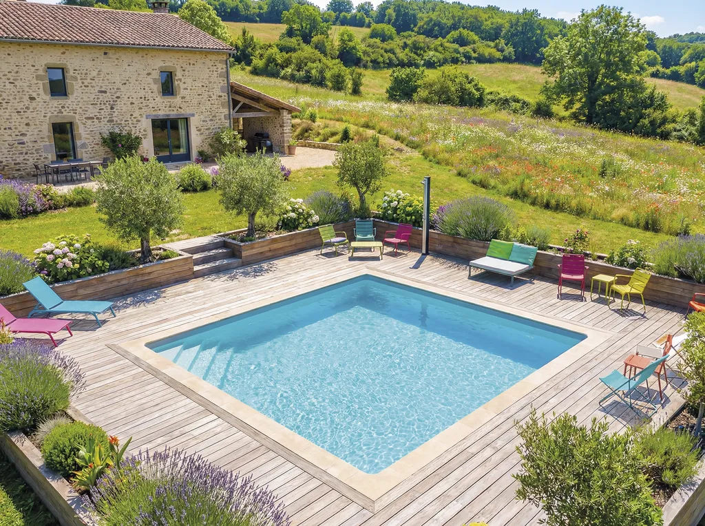 Choisir une piscine en béton SolidPool pour un bassin personnalisable, durable et adapté à votre terrain