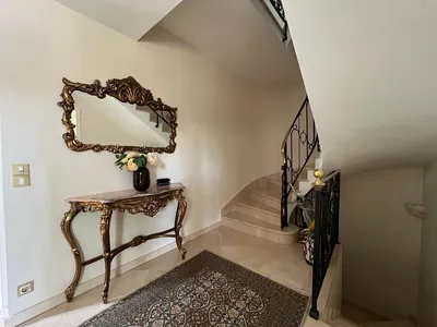 Maison à vendre a Le Vésinet d'une surface habitable de 315m² à 10 minutes à pied du RER avec possibilité dépendance sur un terrain arboré de plus de 1000 m² ideale amoureux de la nature