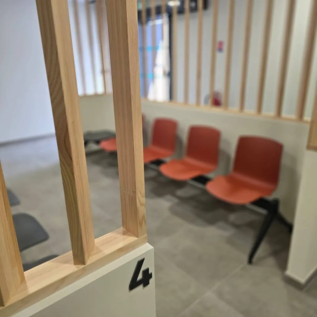 Sièges sur poutre-salle d'attente-3 places-Les Vans