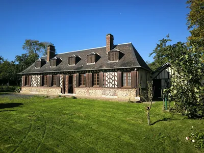 A VENDRE - A 10 MINUTES DE CORMEILLES (27260), ANCIEN CORPS DE FERME ET SES DEPENDANCES SUR 3.5 HECTARES AVEC PRAIRIE ET VERGER.