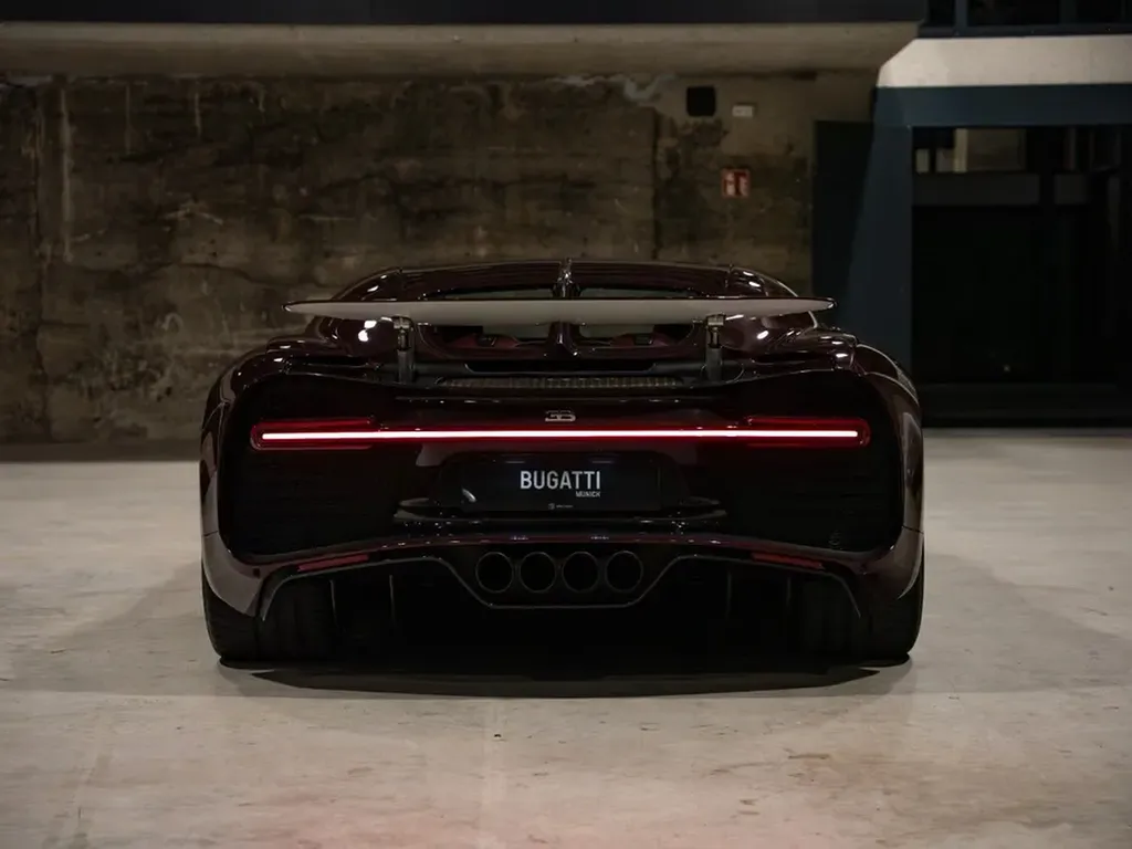 Arrière Bugatti Chiron Sport éclairage LED – supercar prestige Bordeaux