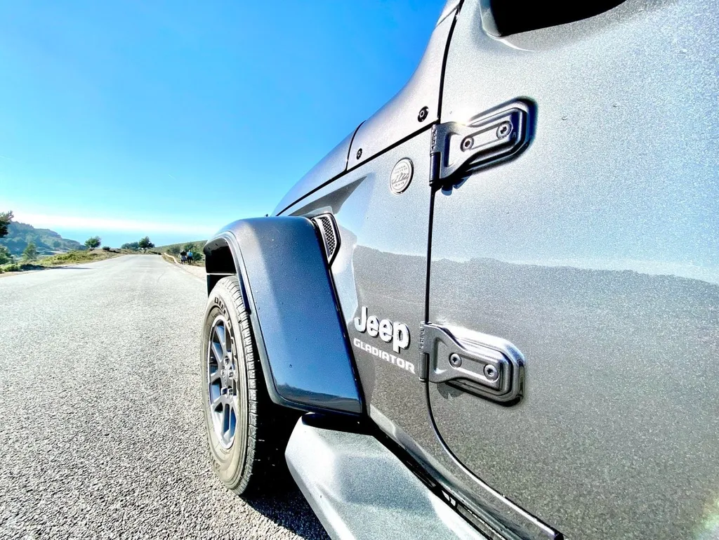 Jeep Marseille personnalisation du Gladiator à Carnoux Platinum Carrosserie