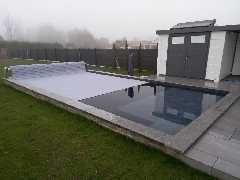 acheter et installer un volet de piscine hors-sol Maytronics à Ambarès