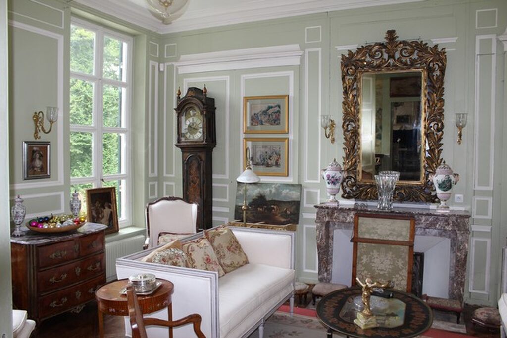 Vend propriété sur 4 hectares boisé et bordé par rivière à 10 minutes de Cormeilles