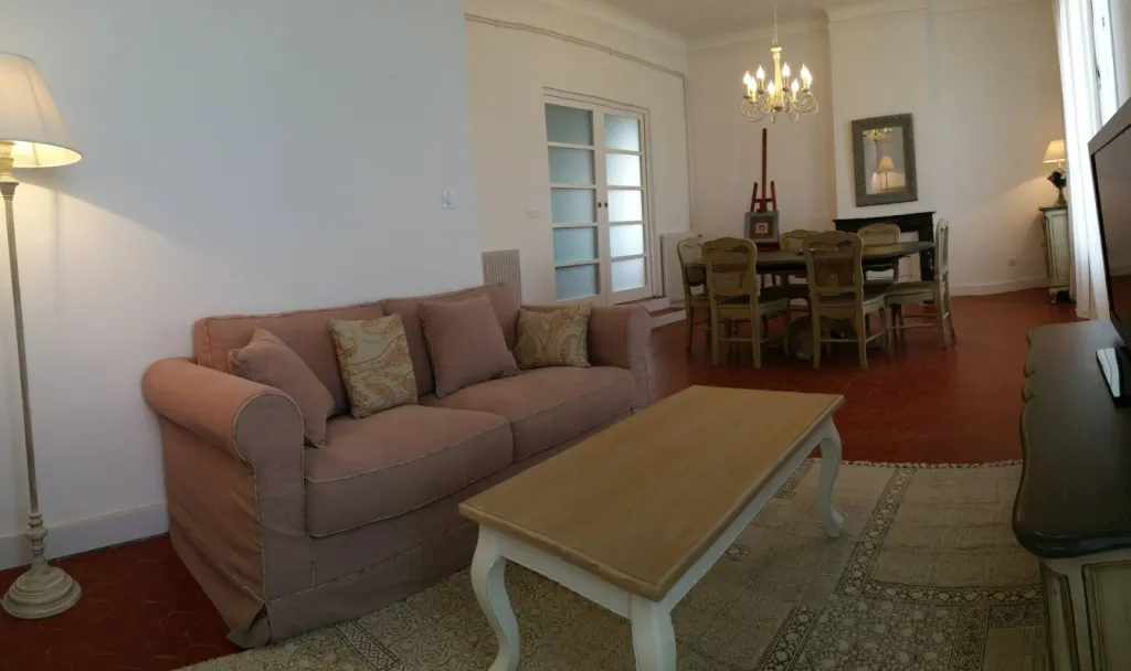 Rénovation complète d’un appartement haussmannien destiné à la location Airbnb au cœur de Salon-de-Provence 13300