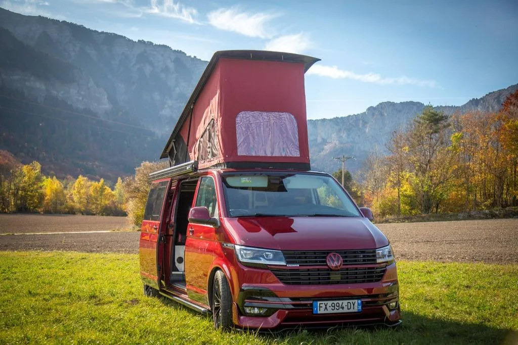 Pose de toit relevable sur-mesure VW T6.1 Long Full Options à Marseille et dans les Bouches-du-Rhône