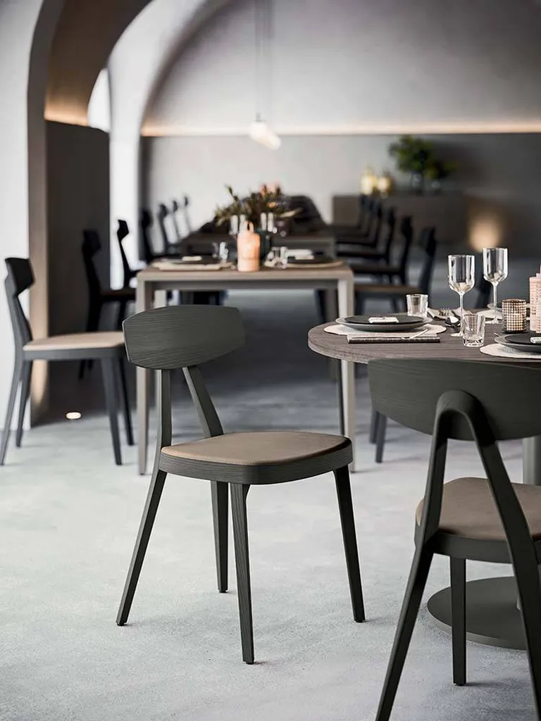 Chaise Compasso de bureau de la marque Quadrifoglio Group à Nîmes