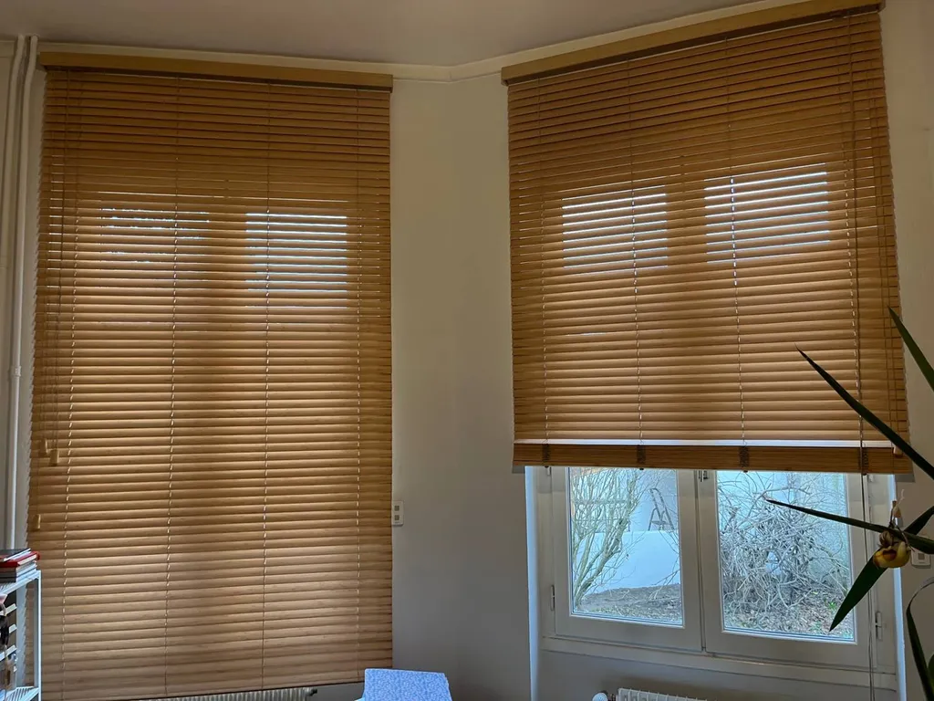 Store bois de chez Vedelux pour une maison à Caluire